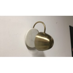 Wandleuchte gold mit Marmorsockel